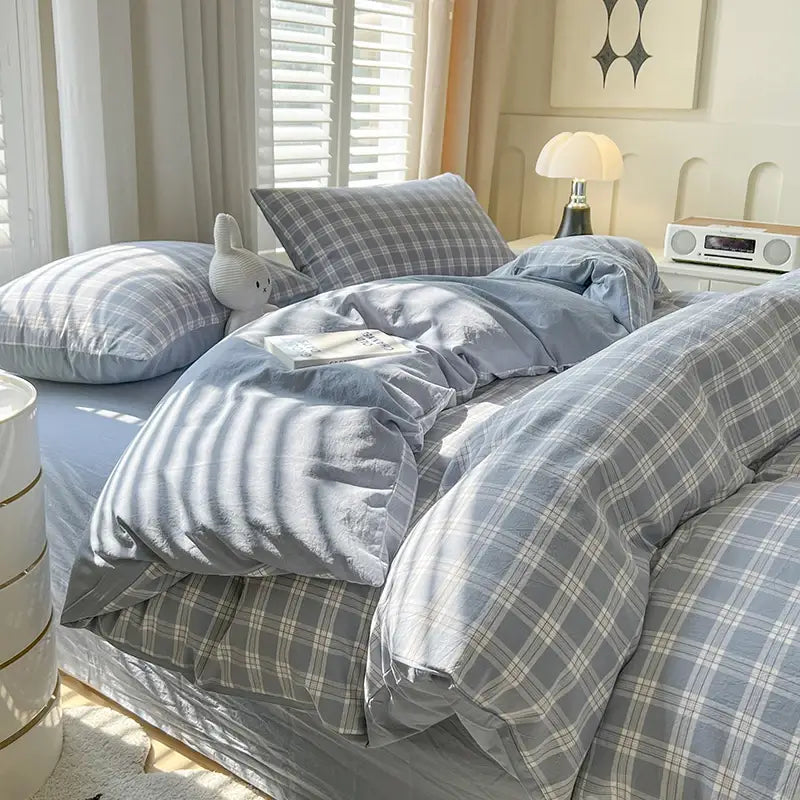 DecorBites™ Luxurious 2024 Grid Lattice Bedding Set