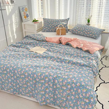 DecorBites™ Double Gauze Rabbit Print Quilt: Soft, Breathable, Washable, Light Comforter