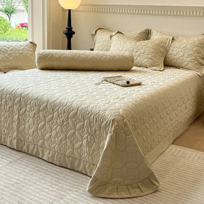 Decobites Eucalyptus Fiber Bedspread for a Cooling, Silky Bed Experience