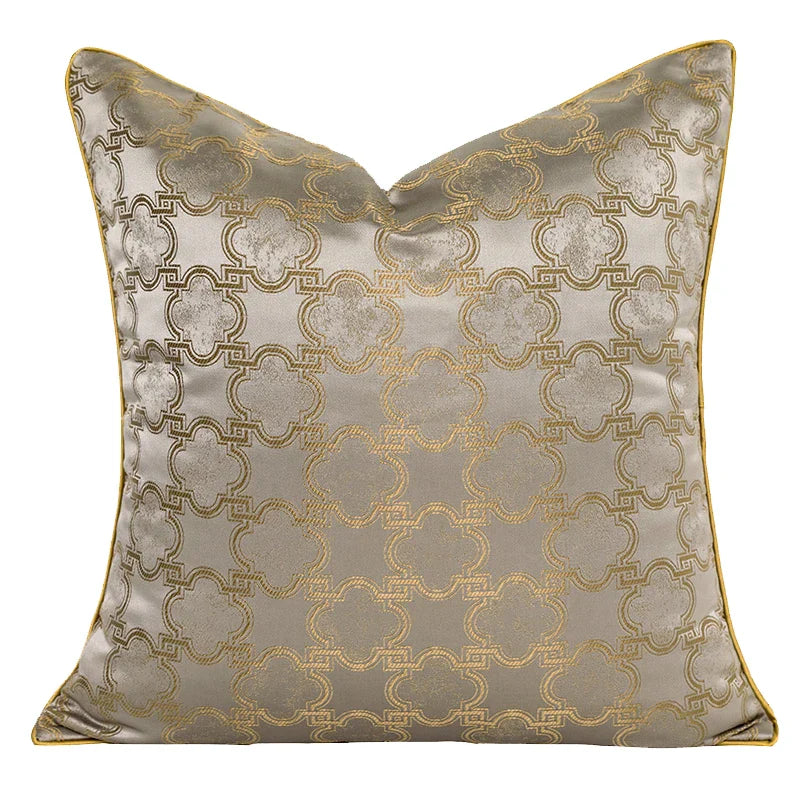 Funda de cojín DecorBites™ con jacquard geométrico de cuatro hojas dorado - Decoración de lujo para el hogar