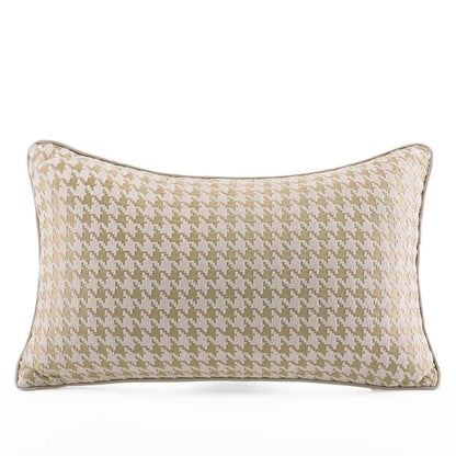 غطاء وسادة قطني من قماش الجاكار بنقشة مربعات باللون البيج الذهبي من DecorBites™ للديكورات الداخلية العصرية