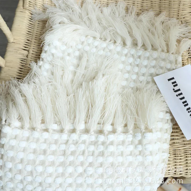 Manta Casual Blanca Nórdica Tejida Decorbites™ - Suave y Cómoda Cubierta para el Final de la Cama o Sofá para Decoración del Hogar y Viajes