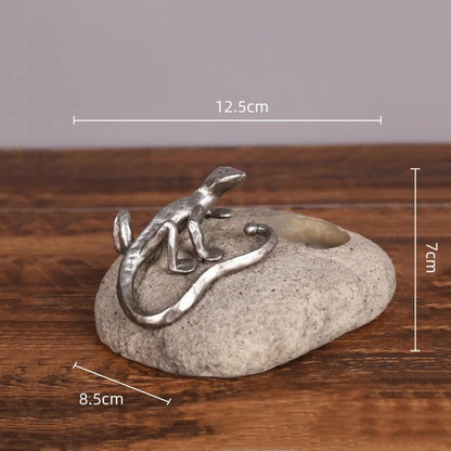 شمعدان من الراتنج على شكل سحلية جيكو من ديكوربايتس™: تمثال صغير وشمعدان للديكور المنزلي