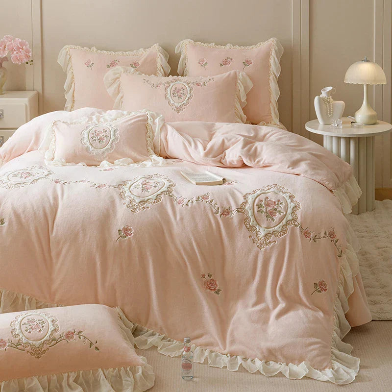 Decobites Velvet Rose Flowers Ruffles Princess Bedding Set with Embroidery