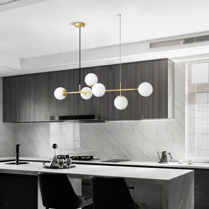 Lámpara colgante LED DecorBites™ con bola de cristal y acabado dorado para decoración moderna del hogar.