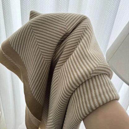 Manta a rayas DecorBites™: Multifuncional para viajes, oficina, coche, sofá y avión