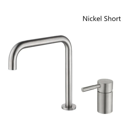 صنبور حوض الحمام الأسود DecorBites™: صنبور حوض حمام ذو فتحتين باللون الذهبي المصقول مع فوهة دوارة