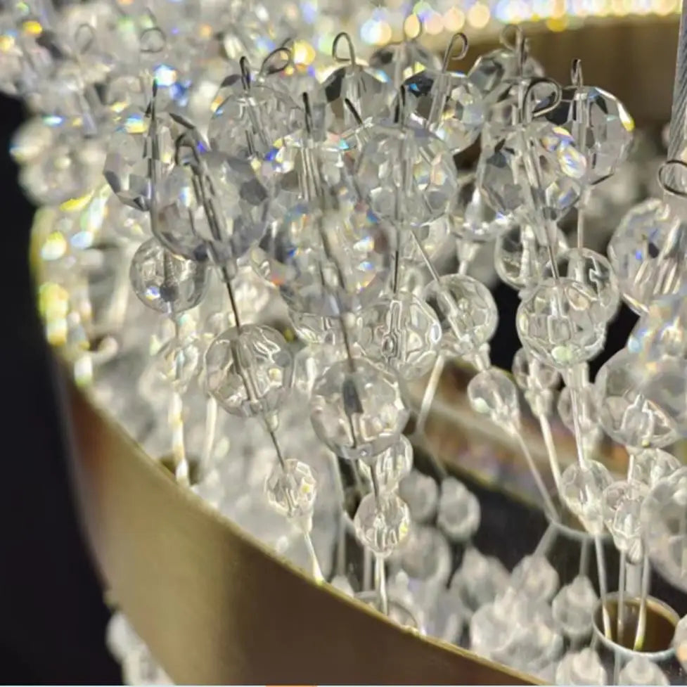 Lámpara de araña LED DecorBites™ de metal dorado: Iluminación moderna de cristal para sala de estar, comedor y dormitorio.