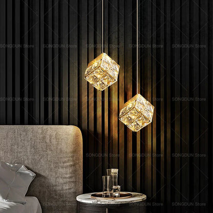 Lámpara de pared tipo candelabro de cristal DecorBites™ para mesita de noche, ideal para salas de estar de diseño y dormitorios de hotel.