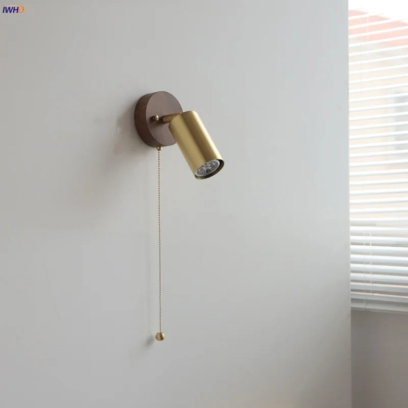Aplique de pared LED DecorBites™ con pantalla de cobre, interruptor de cadena y luz de espejo de madera de nogal de estilo nórdico moderno