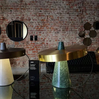 Lámpara de Mesa de Mármol Verde Decorbites™: Iluminación Elegante de Metal Europeo para Sala de Estar Vintage