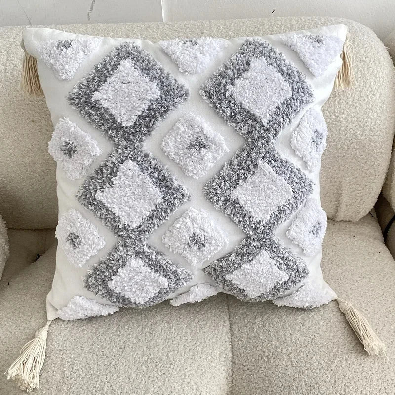 أغطية وسائد DecorBites™‎ المزخرفة بأمواج هندسية مع شرابات مطرزة