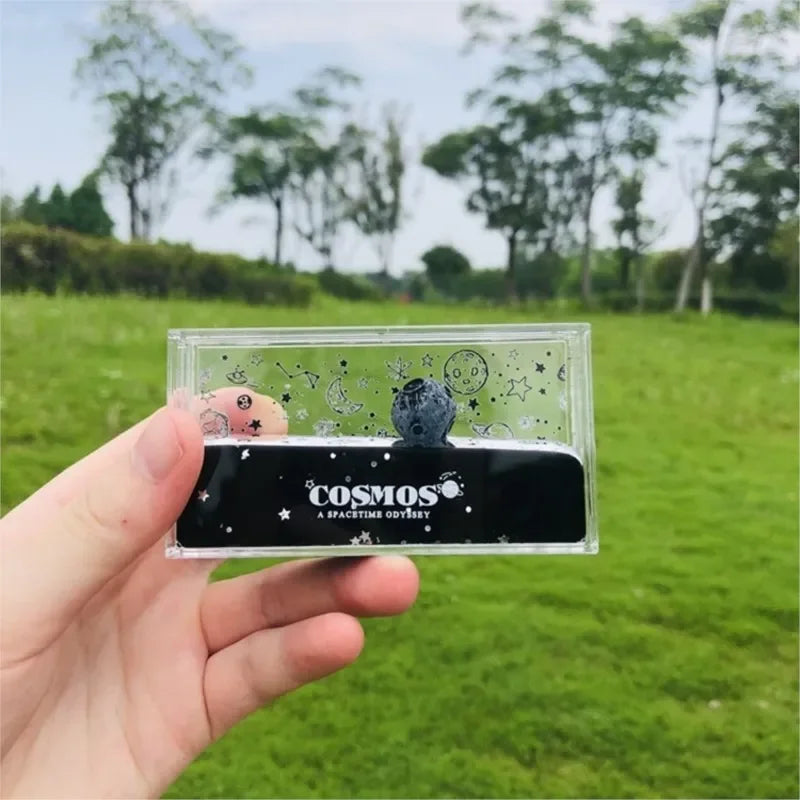 Llavero DecorBites™ Astronauta a la Deriva: Juguete antiestrés creativo con forma de reloj de arena líquido y decoración para el hogar