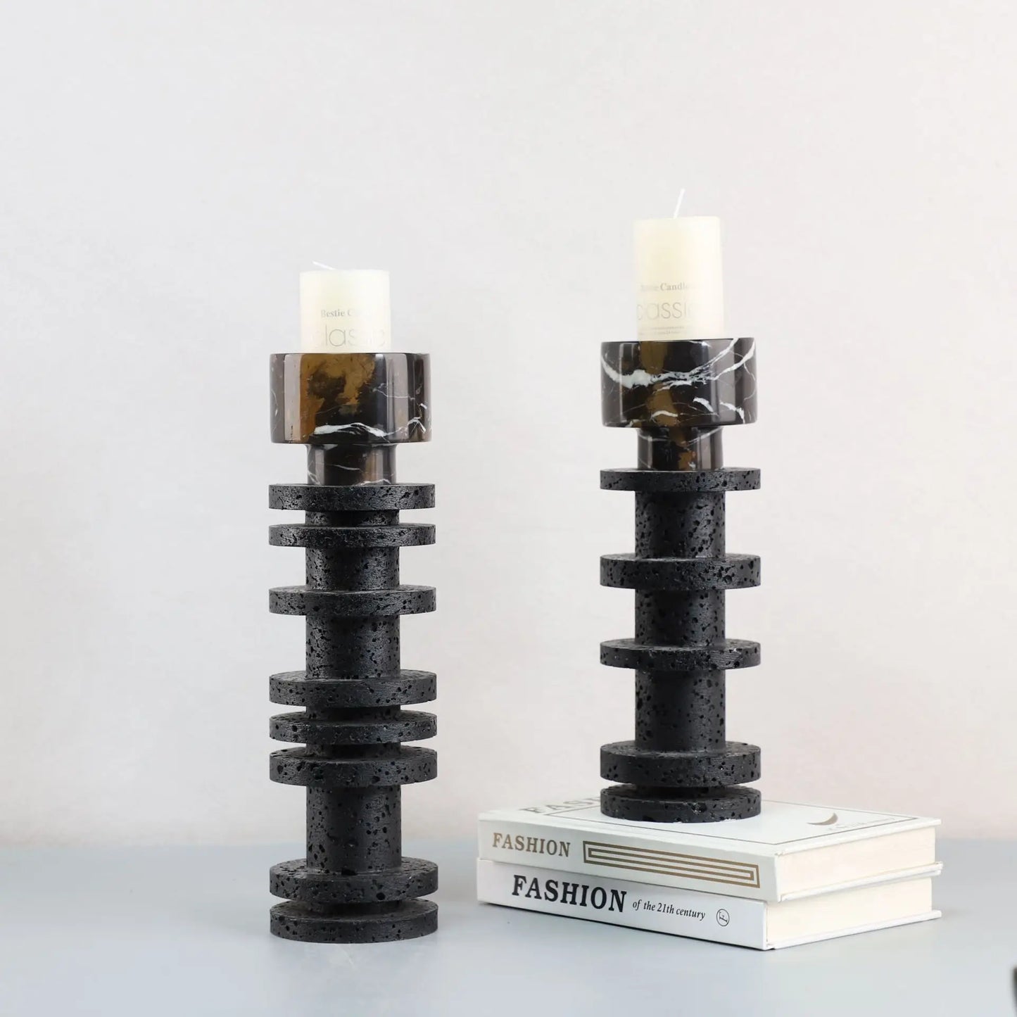 حامل شموع من الرخام الأسود من DecorBites™ لقطع مركزية أنيقة للطاولة