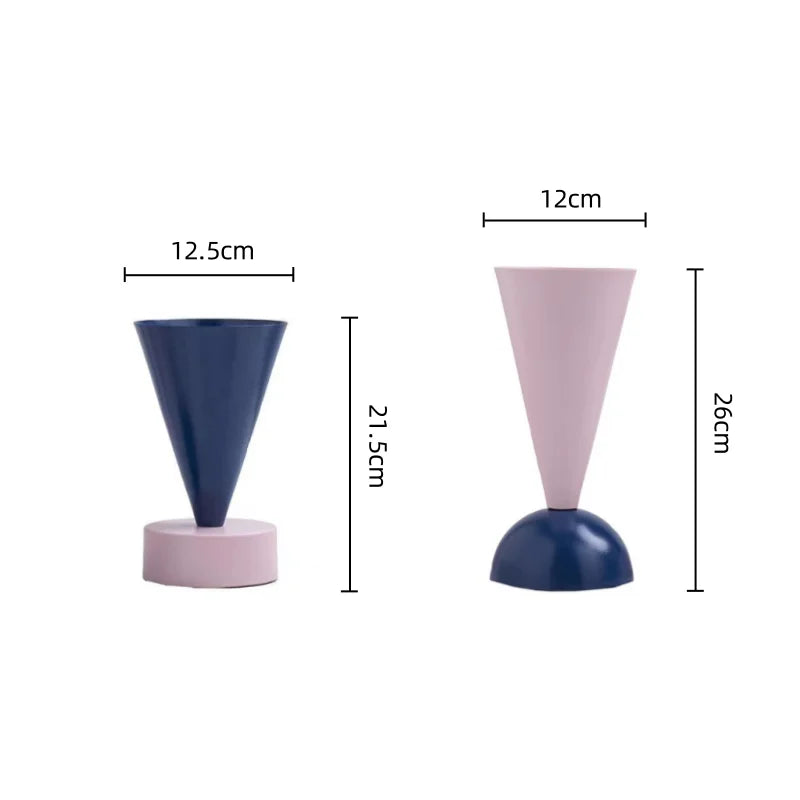 Jarrón triangular geométrico DecorBites™: Terrario y decoración para el hogar con arreglos florales en color metálico