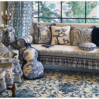 أغطية وسائد ديكورية من DecorBites™ بتصميم غابة النيلي القديمة - غطاء وسادة مزخرف يدويًا