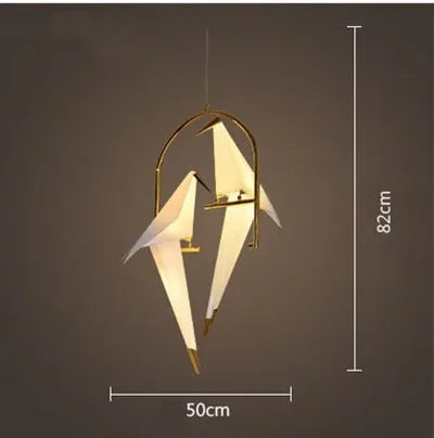 Lámpara de araña DecorBites™ con forma de grulla, de hierro y con luz LED, ideal para dormitorio, comedor o habitación infantil.