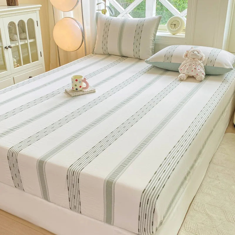 طقم ملاءات DecorBites™ القطنية المجهزة مع غطائي وسادة، مقاوم للغبار والانزلاق