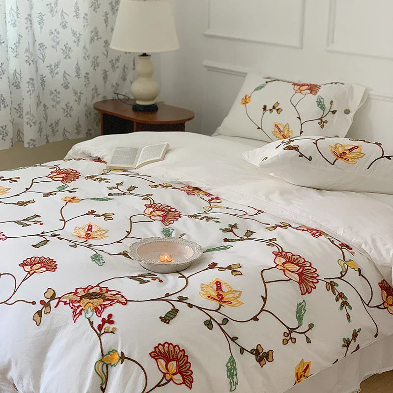 Decorbites™ Baumwoll-Bohemia-Blumen-Stickerei 4-teiliges Bettwäsche-Set Vintage-Duvet-Cover King Queen