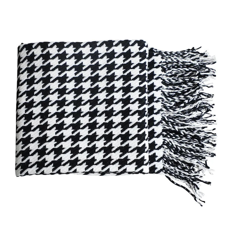 DecorBites™ Houndstooth Throw Blanket