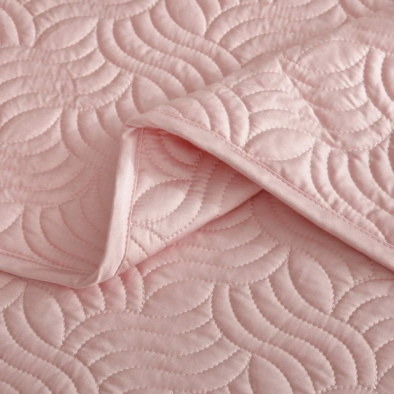 Decobites Silky Eucalyptus Fiber Quilted Bedspread for Cool Sleep