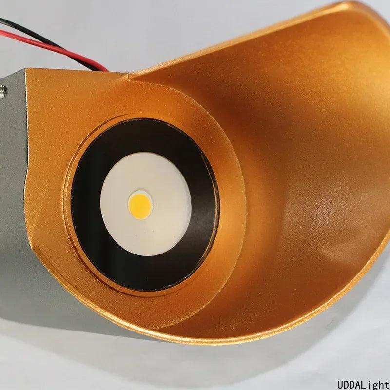 مصباح حائط خارجي من الألومنيوم من DecorBites™ مع إضاءة حلزونية لأعلى ولأسفل