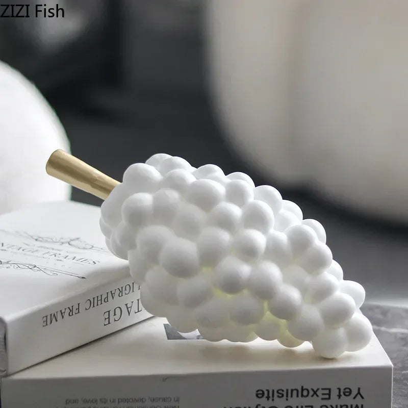 Adorno de escritorio DecorBites™: Figura de uva en brocheta, artesanía, estatua de frutas.