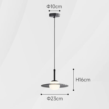 مصباح معلق زجاجي من DecorBites™ بجانب السرير مع لمسات نحاسية