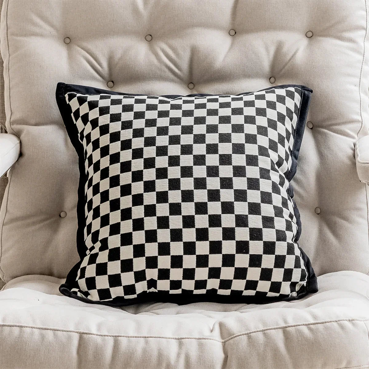 DecorBites™ Embroidered Jacquard Luxury Pillow Cover - Retro Light Luxury Cushion Cover