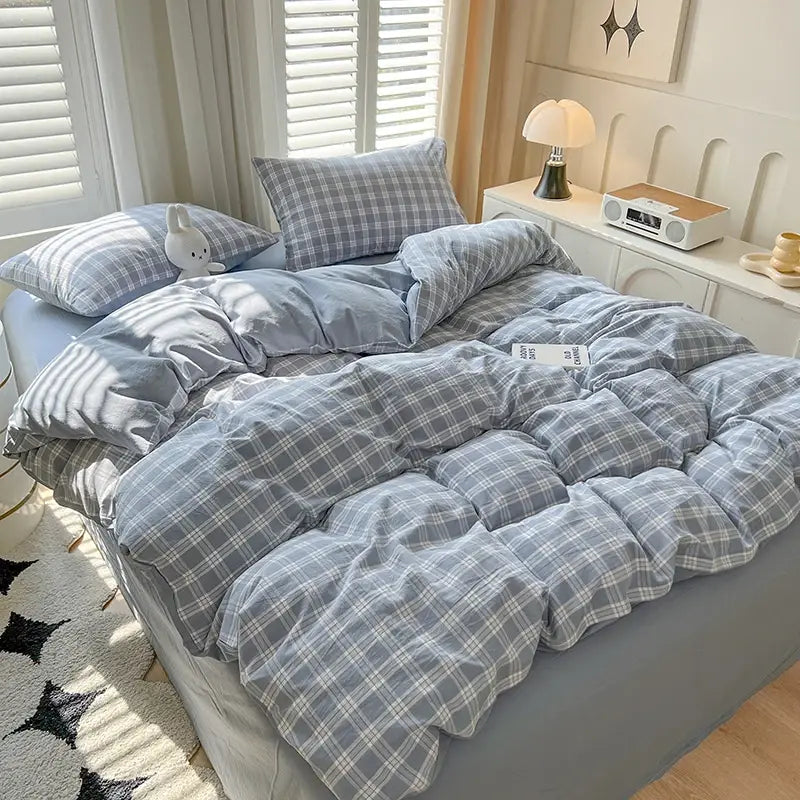 DecorBites™ Luxurious 2024 Grid Lattice Bedding Set