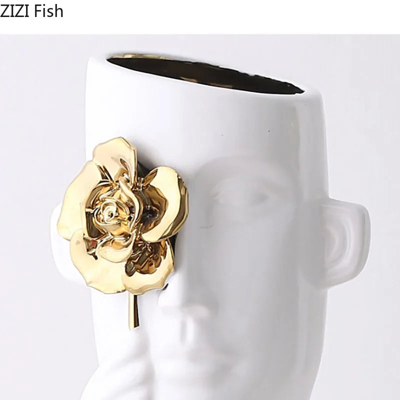 Jarrón de cerámica DecorBites™ con relieve de rosa dorada, elegante jarrón floral de escritorio para decoración de habitaciones.