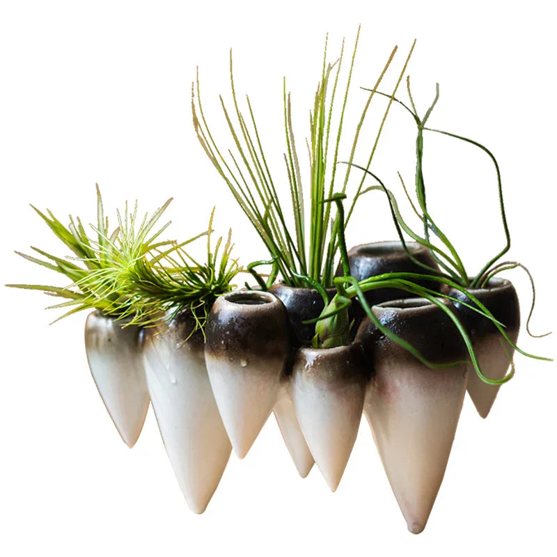 مزهرية معلقة من السيراميك بتصميم أسنان تجريدية من DecorBites™ للديكور المنزلي الفني