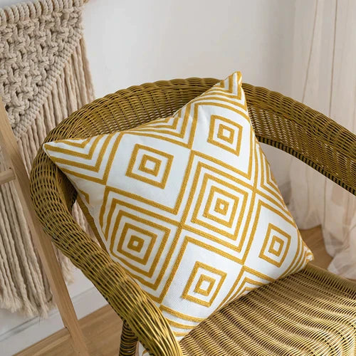 غطاء وسادة DecorBites™ مطرز من القطن والكتان على الطراز الياباني مقاس 45 × 45 سم