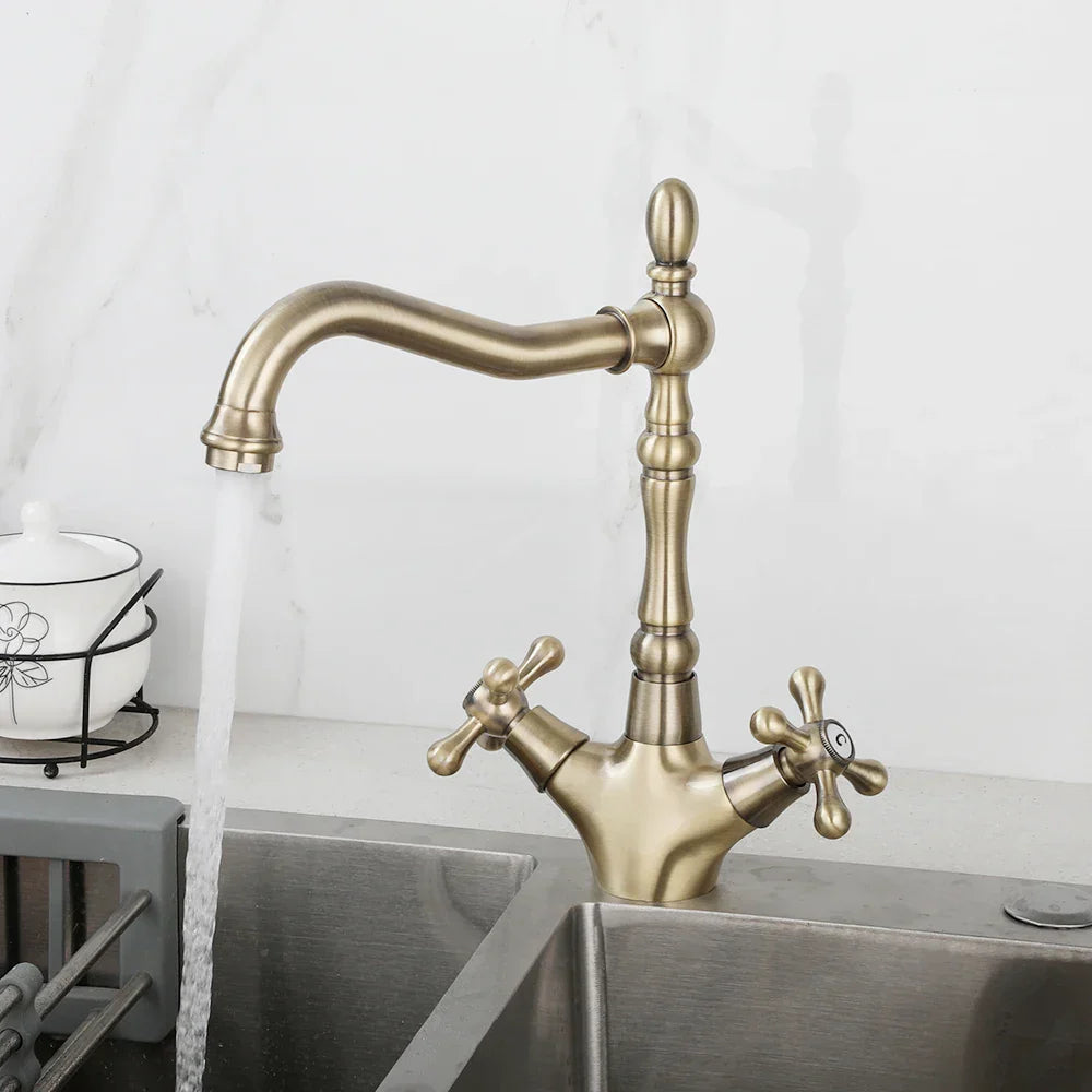 صنبور حوض دوار بمقبض مزدوج من DecorBites™ مصنوع من النحاس العتيق وخلاط دوار