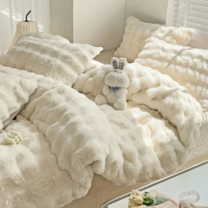 Luxury Faux Fur Bedding Set by Decobites: Super Soft Bubble Fleece Duvet Cover, Quilt, and Sheet Set.