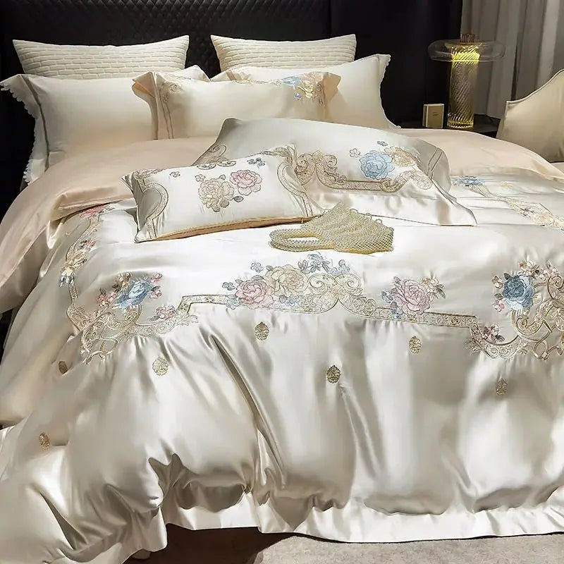 Juego de Ropa de Cama con Bordado de Flores de Algodón Brocado Luxe™ Decorbites en Crema/Champán con Parches
