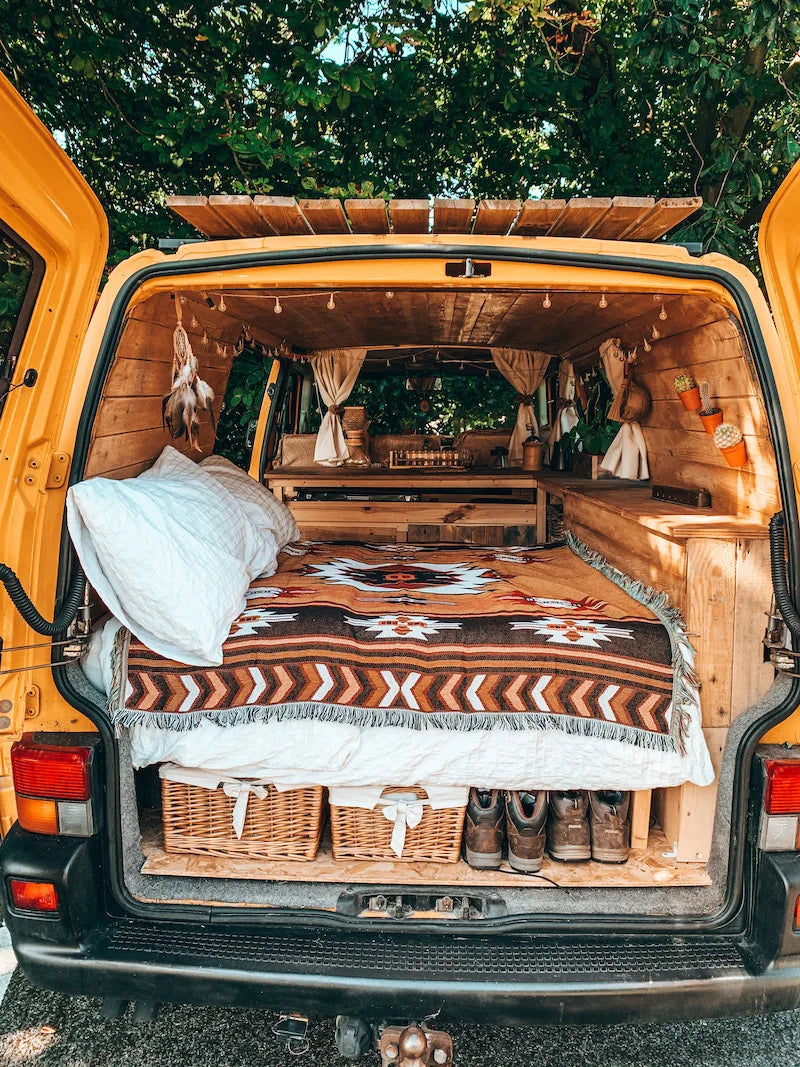 غطاء أريكة من بطانية الشاطئ من DecorBites™ - بطانية منقوشة بنقشة الريف الأمريكي - نسيج قطني مزخرف بشراشيب