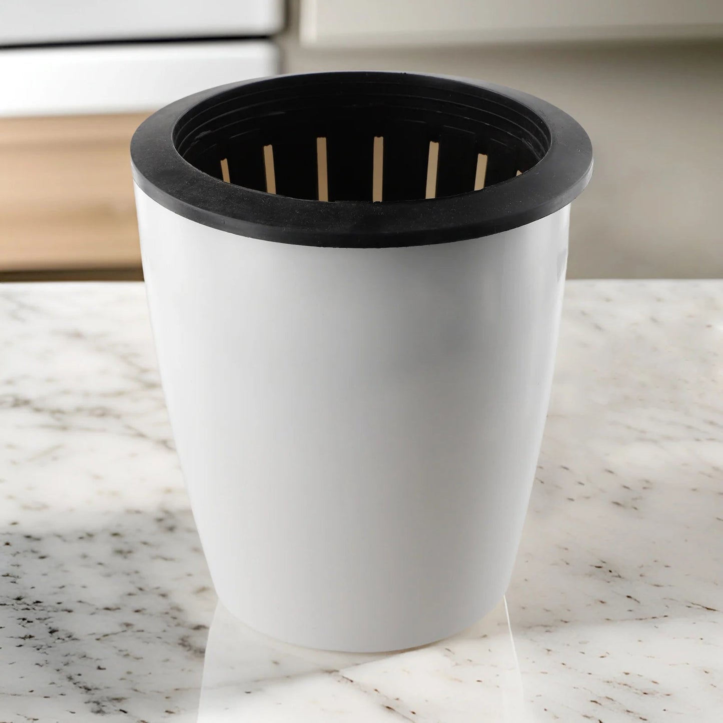 Self-Watering Plastic Flower Pot - Green