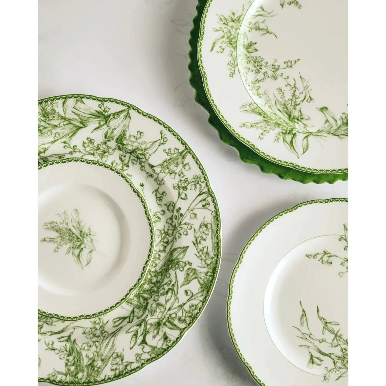 DecorBites™ Green Flower Print Dinner Plate