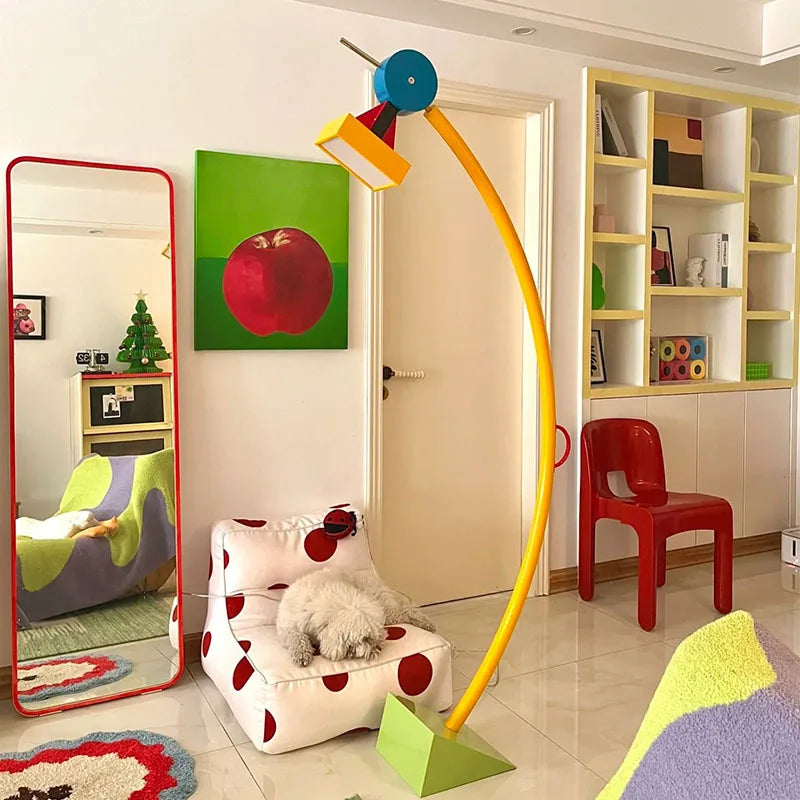 Lámpara de suelo LED Treetop™ para niños: Diseño nórdico colorido para la habitación infantil