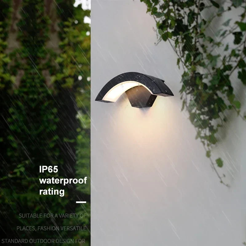 Lámpara de pared exterior LED impermeable DecorBites™ con sensor de movimiento para porche, jardín y balcón
