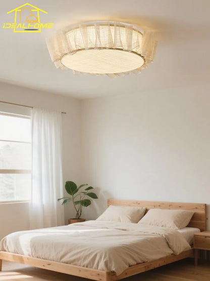 Lámpara de techo LED DecorBites™ Cream Wind: diseño francés moderno para la decoración del hogar.