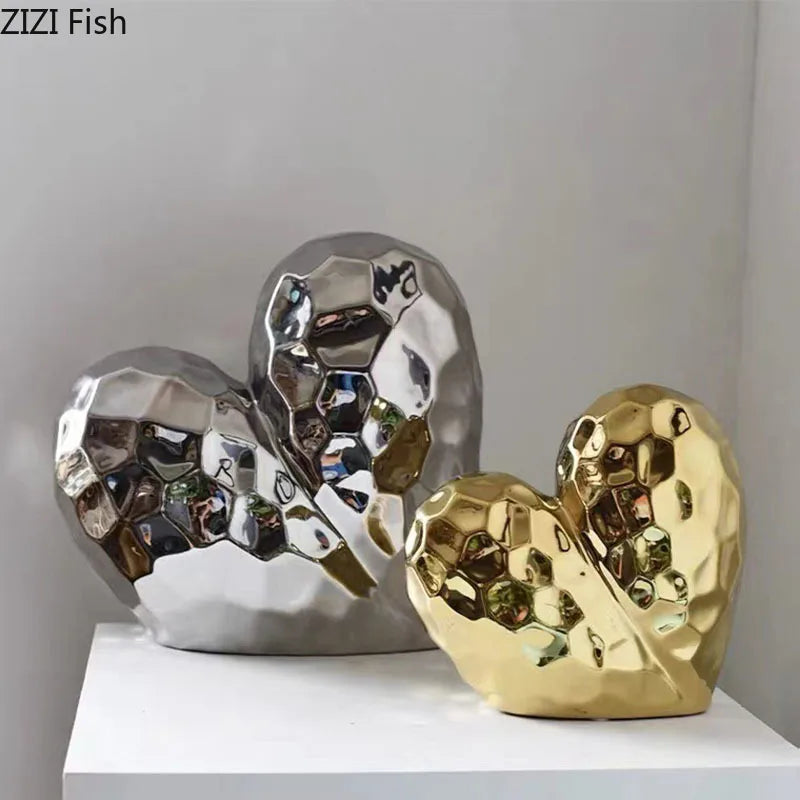Estatua Ornamental de Cerámica Corazón de Oro Decorbites™ - Escultura Decorativa de Corazón Irregular Figura