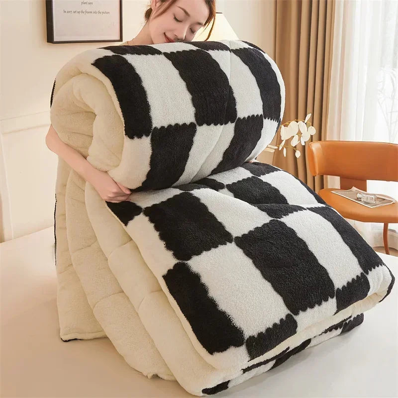 Decobites Cozy Checkerboard Winter Blanket - Super Thick & Soft Cashmere Duvet Comforter