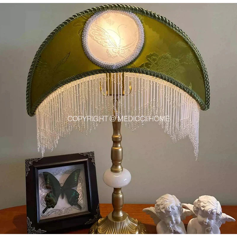 Pantalla de lámpara DecorBites™ con forma de luna creciente y borlas - Cubierta para lámpara de escritorio estilo victoriano medieval