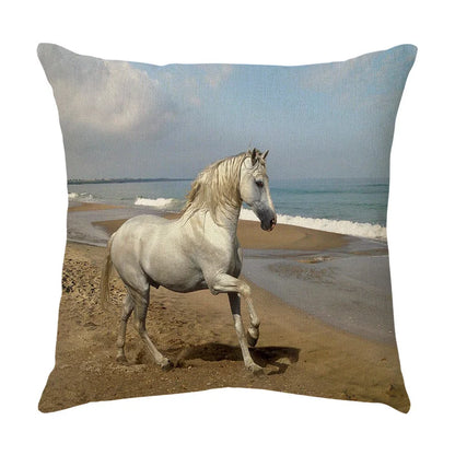 Funda de almohada DecorBites™ con estampado de caballo al galope: Funda de cojín de lino con estampado de caballo salvaje para decoración del hogar.