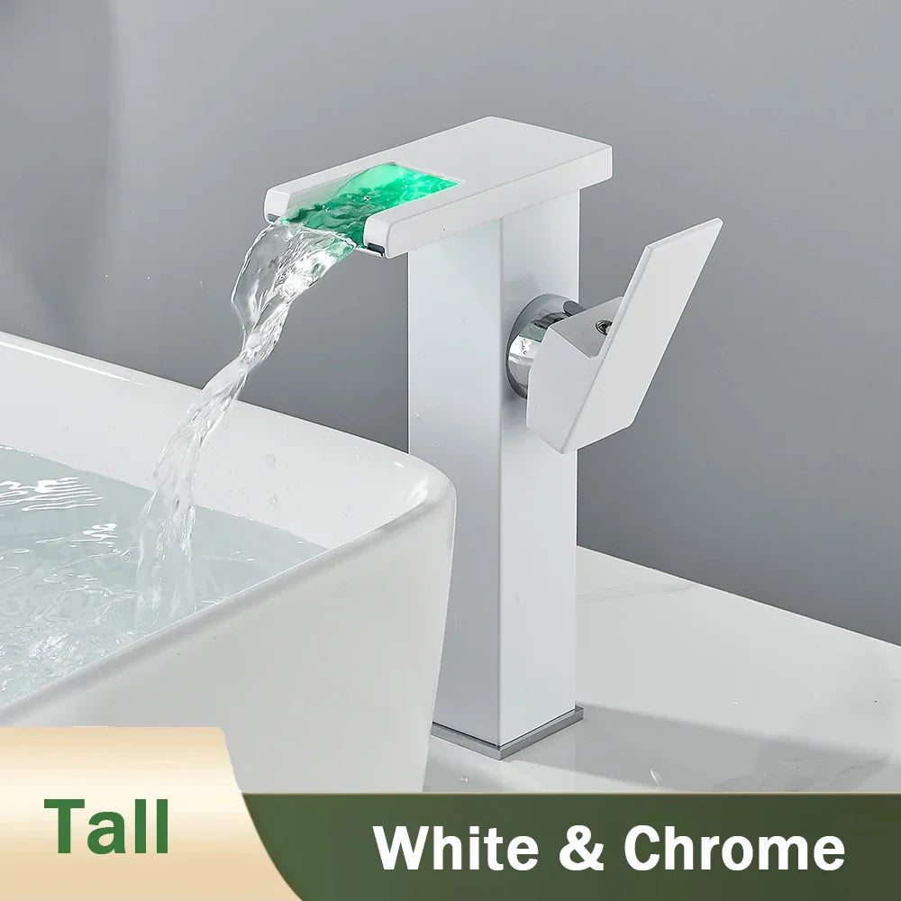 Grifo de Lavabo en Cascada LED Negro Decorbites™: Montado en Cubierta Mezclador Hidroeléctrico