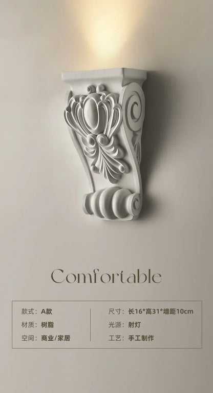 Lámpara de pared DecorBites™ de resina color crema con casquillo LED E27 para espacios clásicos