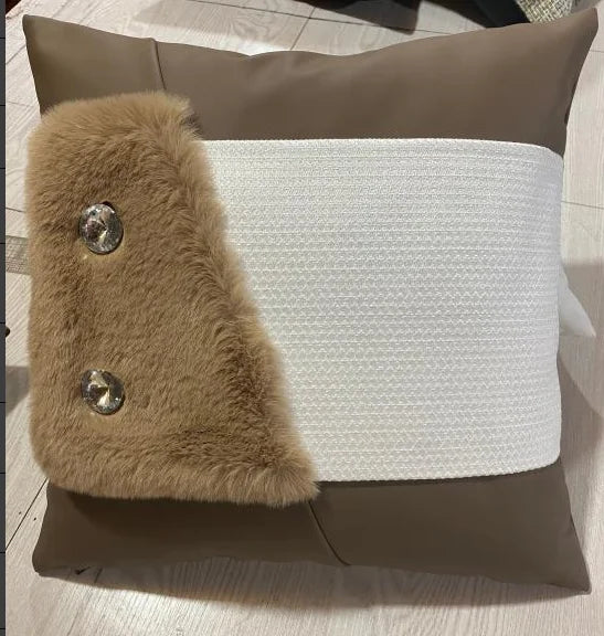 Funda de almohada de lujo italiana DecorBites™: Elegante funda de cojín de diseño para el hogar y hoteles