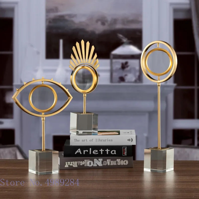 Lupa DecorBites™ con ojos de metal dorado y base de cristal - Decoración moderna para el hogar